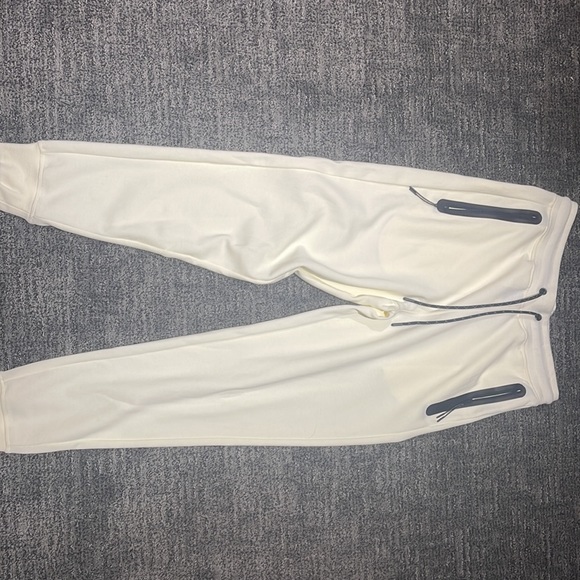 CSG tracksuit set - Picture 2 of 2